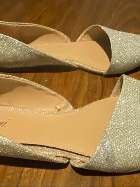 FIONI Clothing Silver Glitter D'Orsay Flats